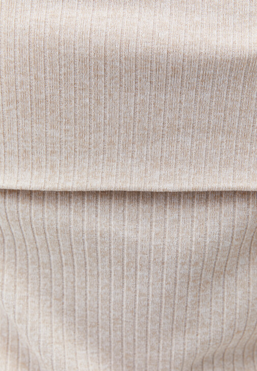 Off-Shoulder Kazak ve Denim Kombini