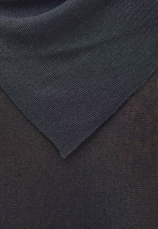 Transparan Bluz ve Keten Pantolon Kombini