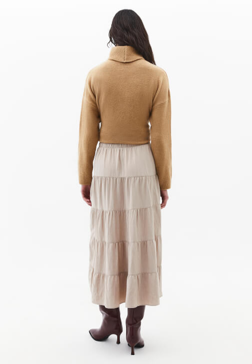 Yüksek Bel Etek ve Yün Kazak Kombini