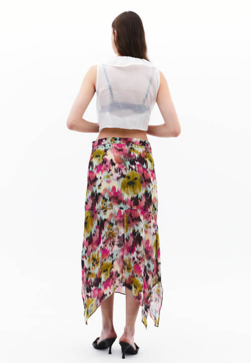 Asimetrik Kesim Etek ve Fırfırlı Bluz Kombini