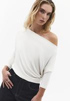 Bayan Krem Asimetrik Yaka Tişört