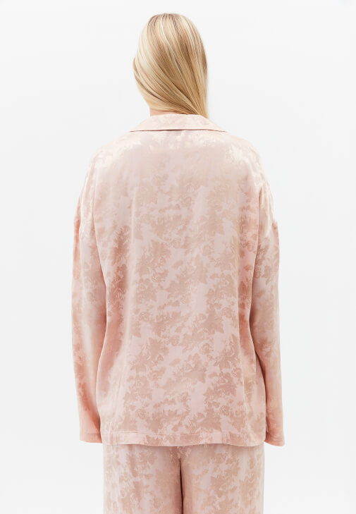 Jakarlı Gömlek ve Pantolon Kombini