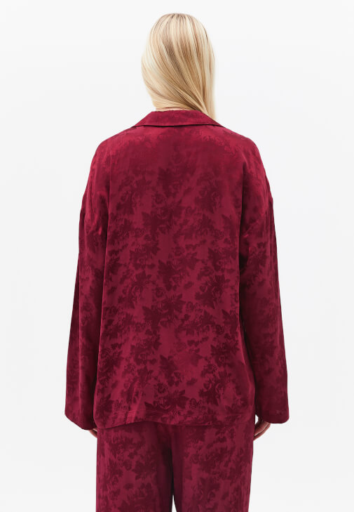 Oversize Gömlek ve Jakarlı Pantolon Kombini