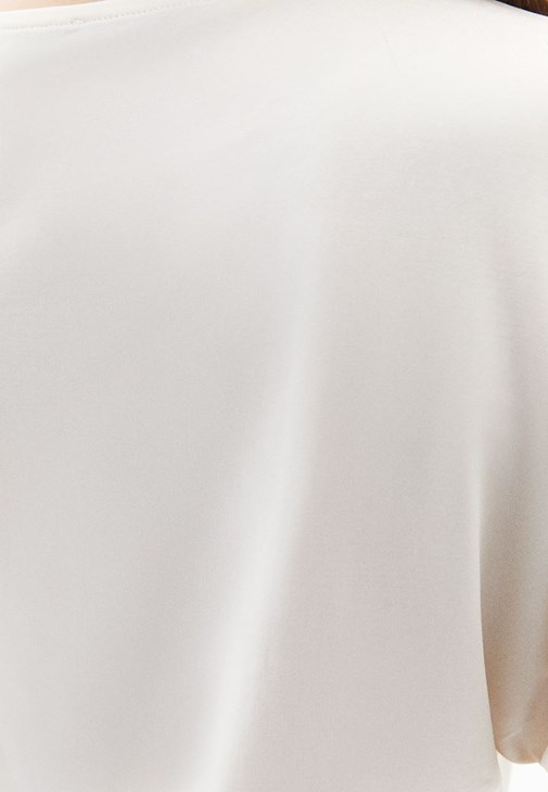 Asimetrik Bluz ve Mom-Fit Pantolon Kombini