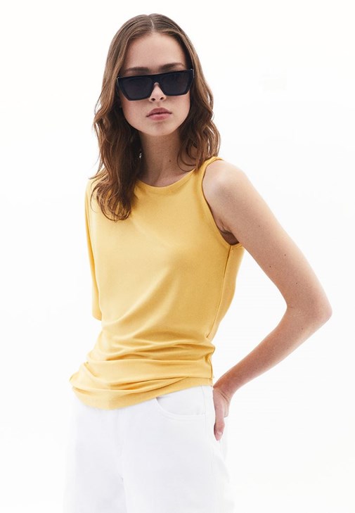 Büzgü Detaylı Bluz ve Orta Bel Pantolon Kombini