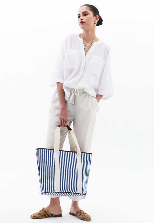 Oversize Gömlek ve Keten Carrot-Fit Pantolon Kombini