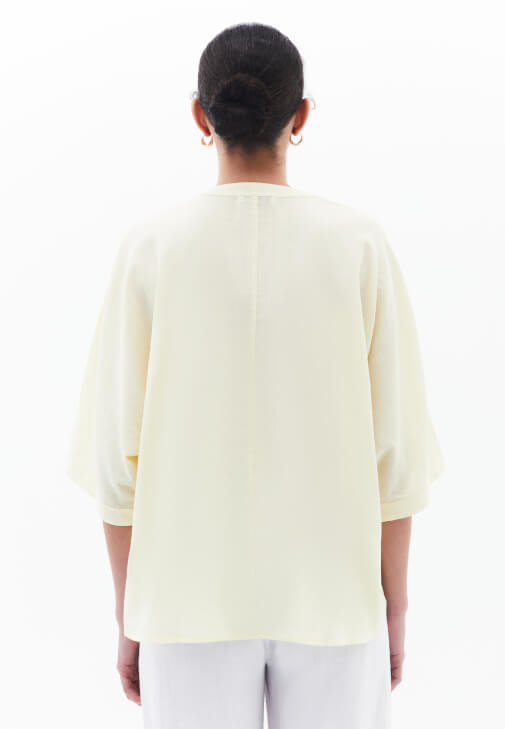 Oversize Cepli Gömlek ve Keten Pantolon Kombini