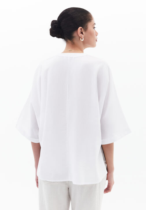 Cepli Oversize Gömlek ve Keten Pantolon Kombini