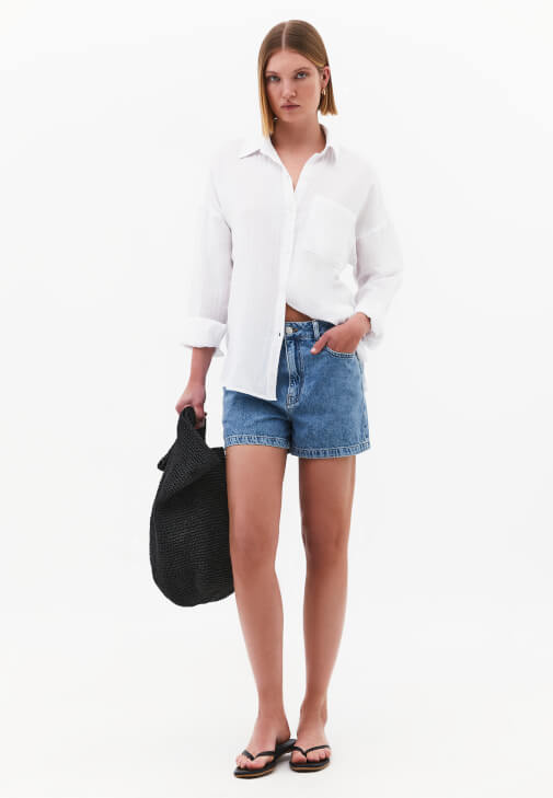  Pamuklu Gömlek ve Şort Kombini