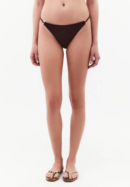 Bikini Altı ve Aksesuarlı Bikini Üstü Kombini