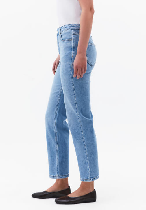 Denim Pantolon ve Bomber Ceket Kombini