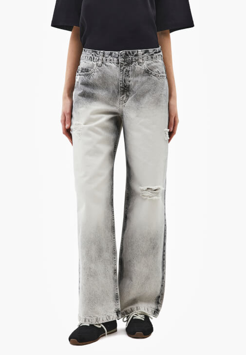 Denim Pantolon ve Denim Gömlek Kombini