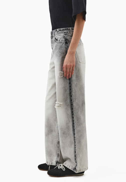 Denim Pantolon ve Denim Gömlek Kombini