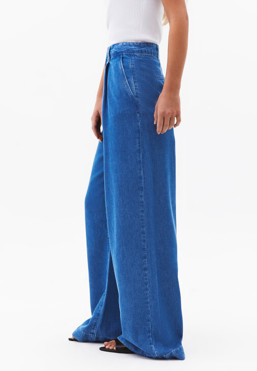 Wide-Leg Pantolon ve Atlet Kombini