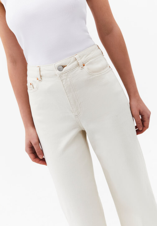 Wide-Leg Pantolon ve Süet Ceket Kombini