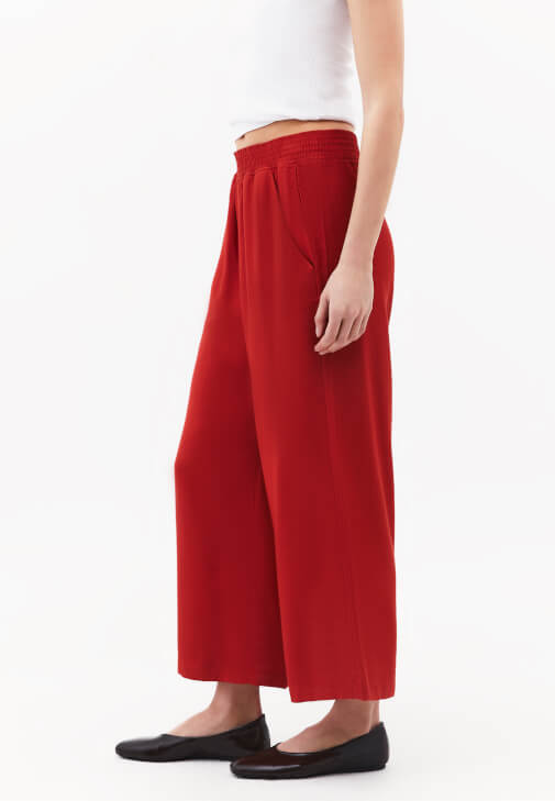 Culotte Pantolon ve U Yaka Atlet Kombini