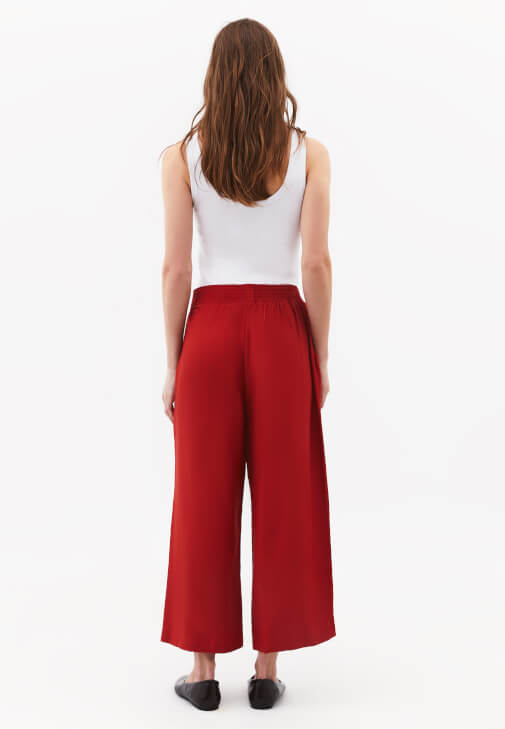 Culotte Pantolon ve U Yaka Atlet Kombini